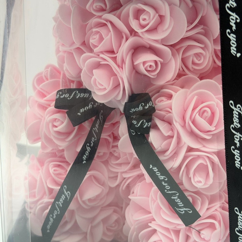 Brand New Pink Rose Teddy Bear in Gift Box - Picture 2 of 7